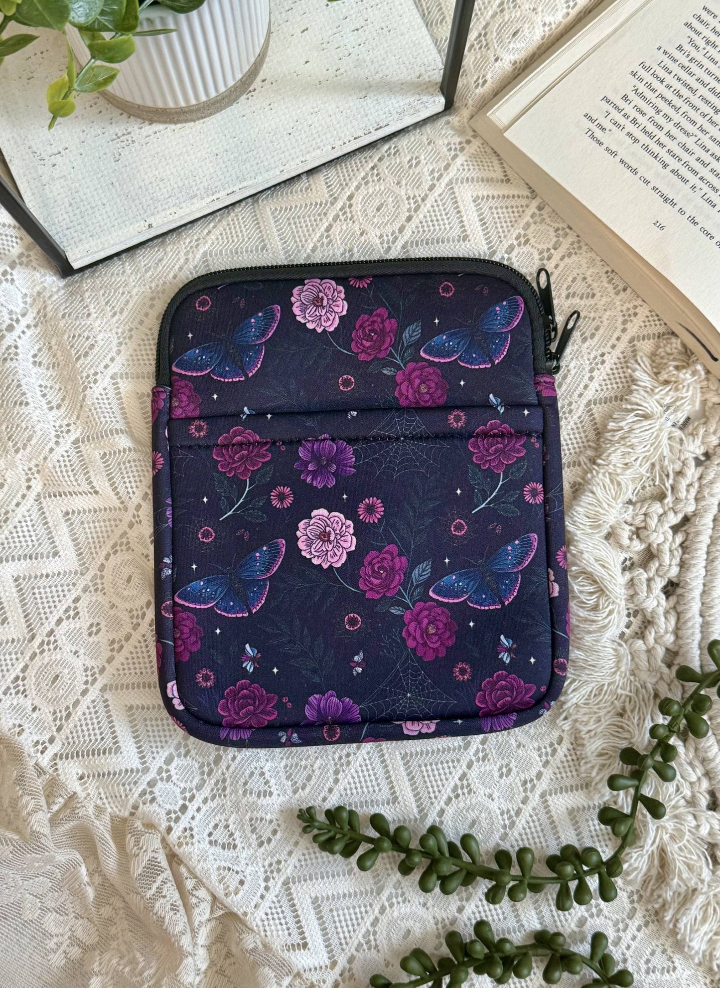 Reading Mystic Moth Kindle Sleeve | Kindle Sleeve |Kindle