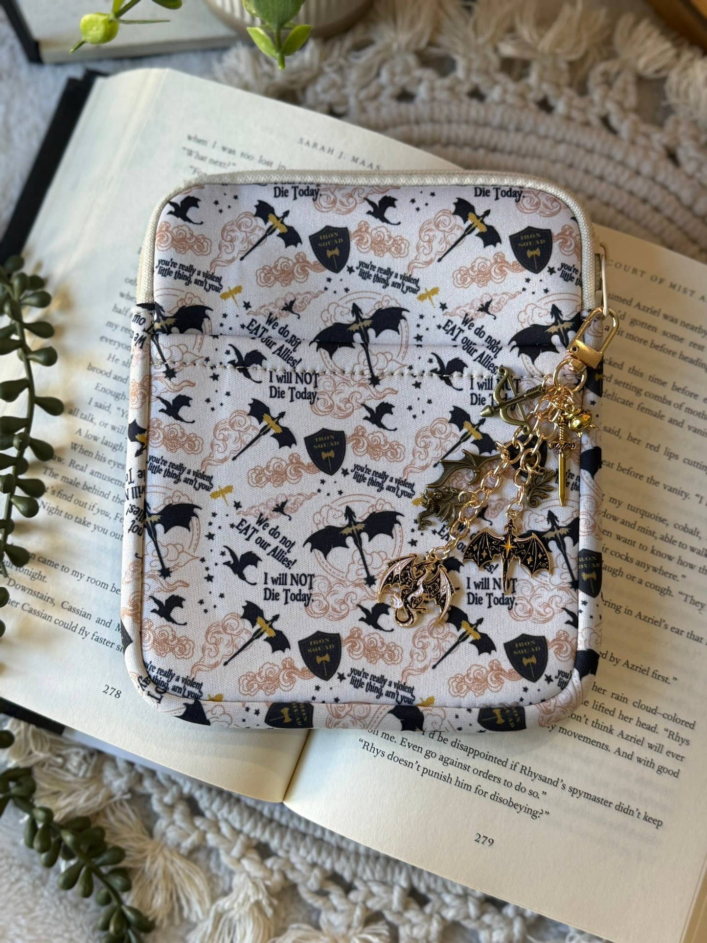Reading Dragon Kindle Sleeve | Kindle Sleeve | Kindle