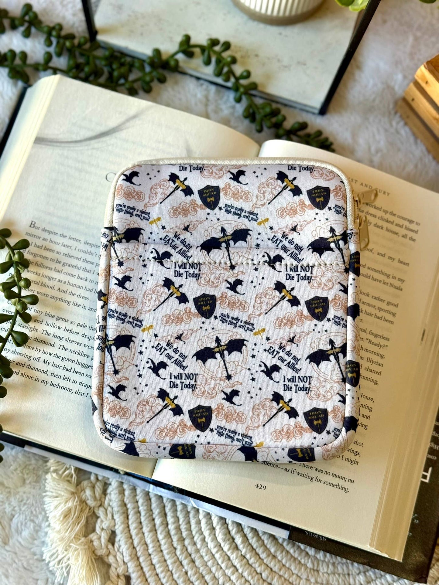 Reading Dragon Kindle Sleeve | Kindle Sleeve | Kindle