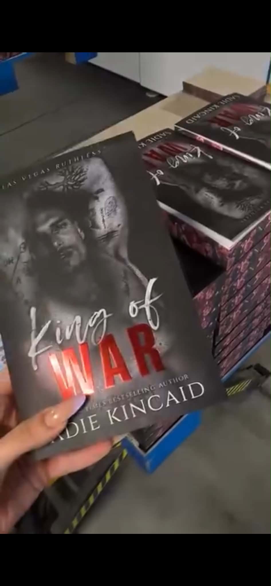 King of War: A dark mafia romance (Las Vegas Ruthless) Deluxe Sprayed Edges