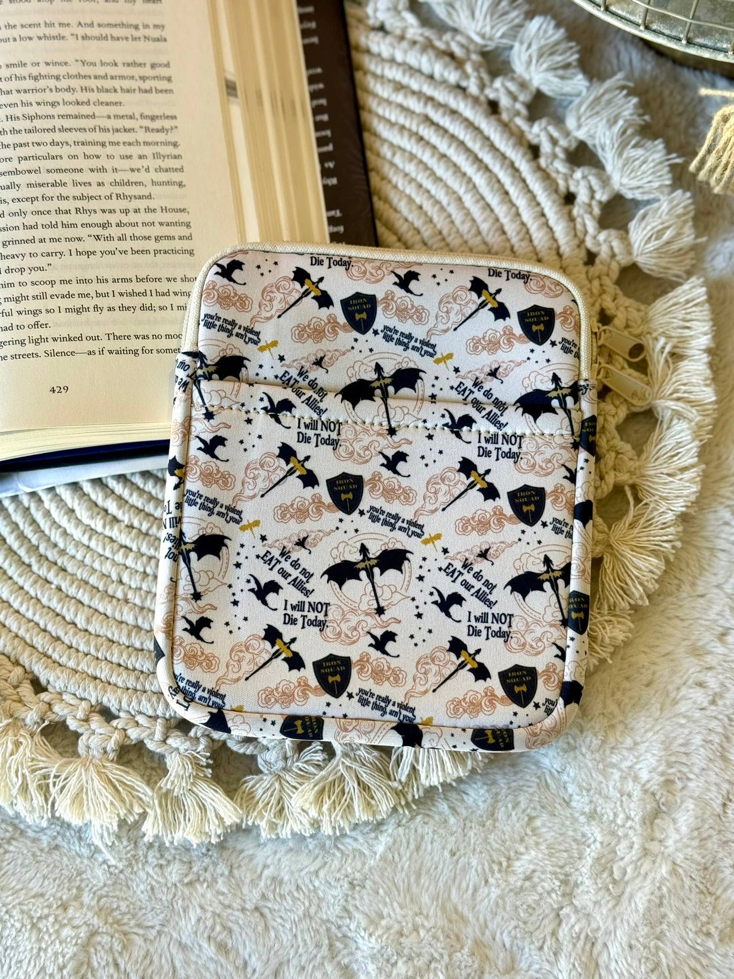 Reading Dragon Kindle Sleeve | Kindle Sleeve | Kindle