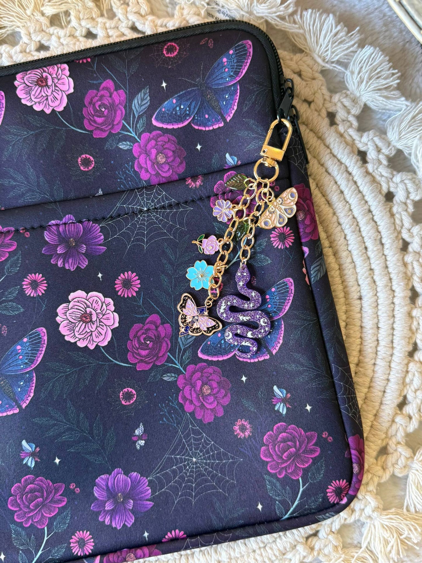 Reading Mystic Moth Kindle Sleeve | Kindle Sleeve |Kindle